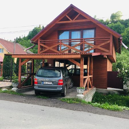 У Люби Huklyvyy Exterior photo