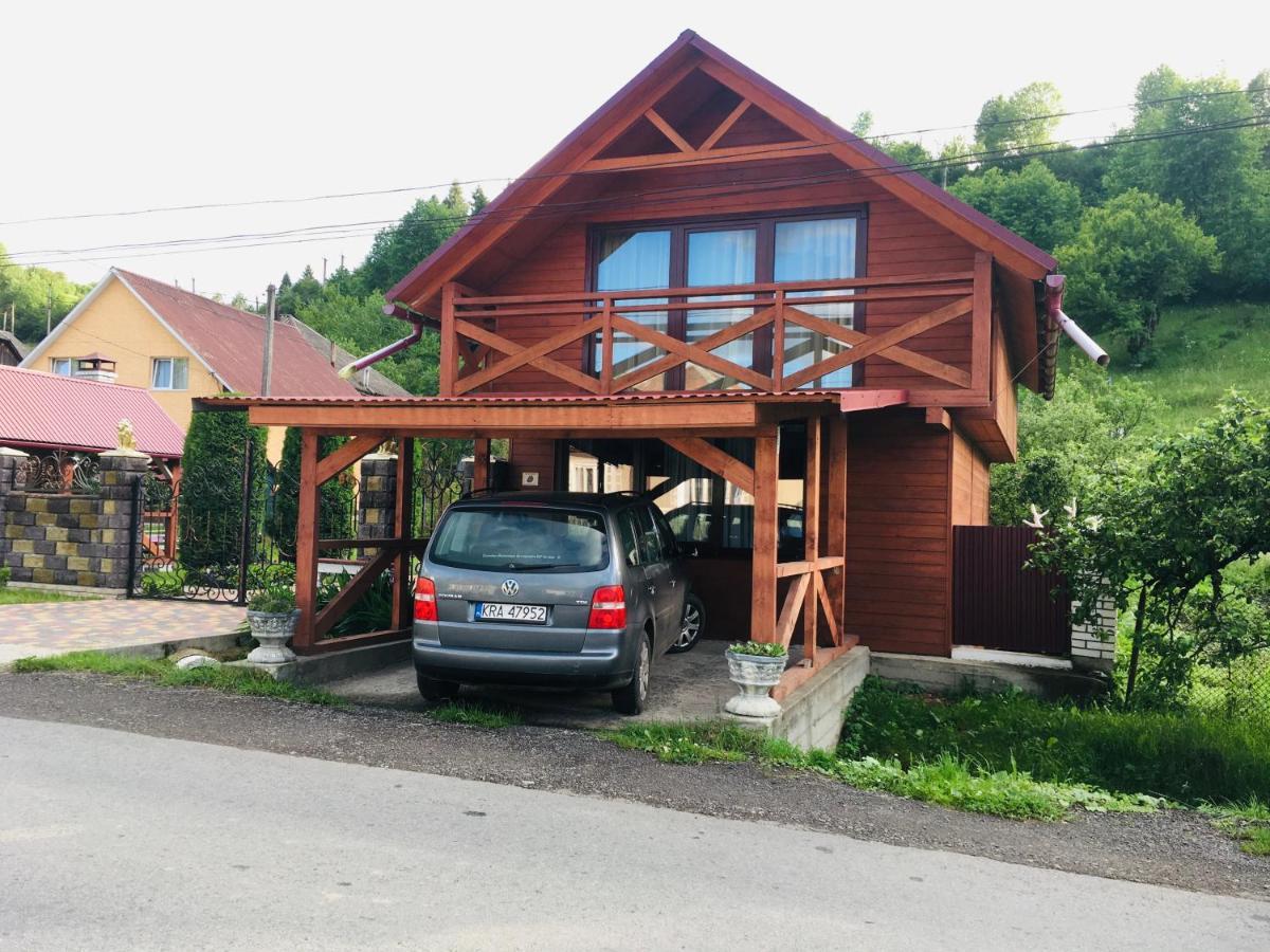 У Люби Huklyvyy Exterior photo
