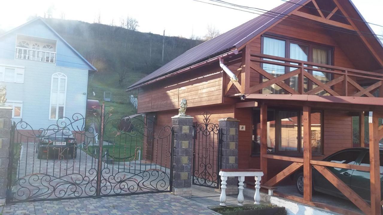 У Люби Huklyvyy Exterior photo