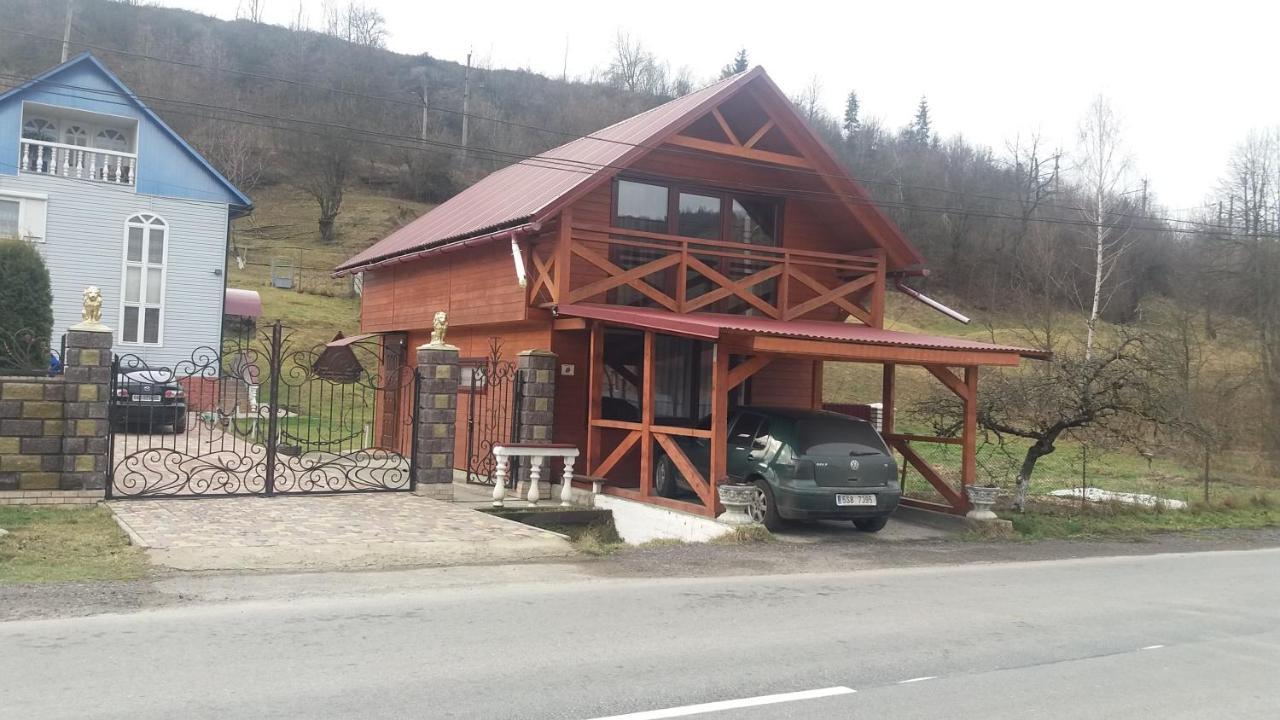 У Люби Huklyvyy Exterior photo